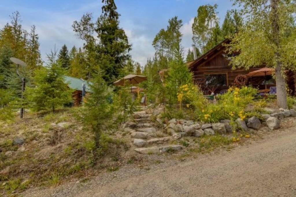 Authentic Lofted Log Cabin With Hot Tub Villa Kelowna Bagian luar foto